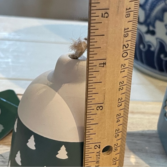 - NWT Ceramic Dark Green Tree House & 2 ceramic tree bells - Picture 7 of 11